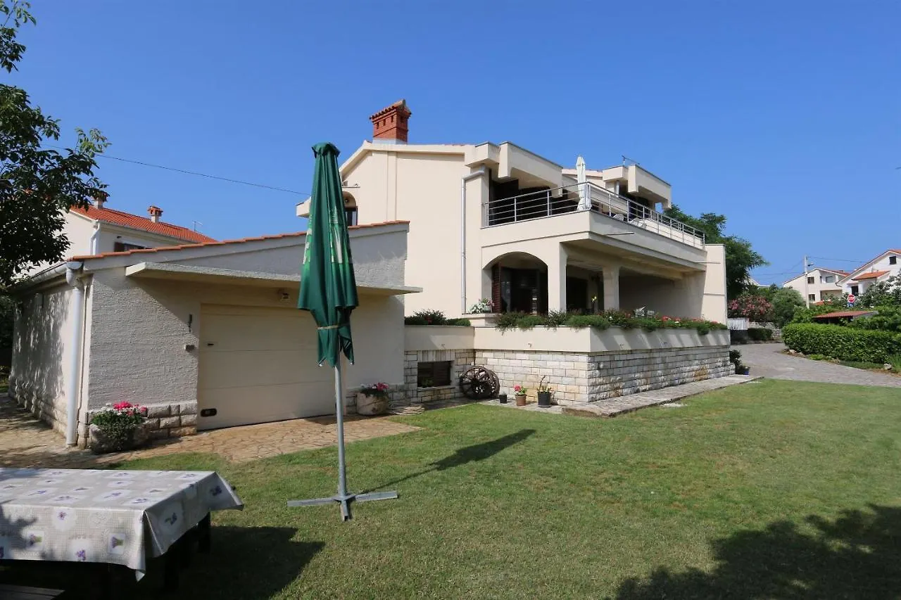Apartment Drpic I Silo  Croatia